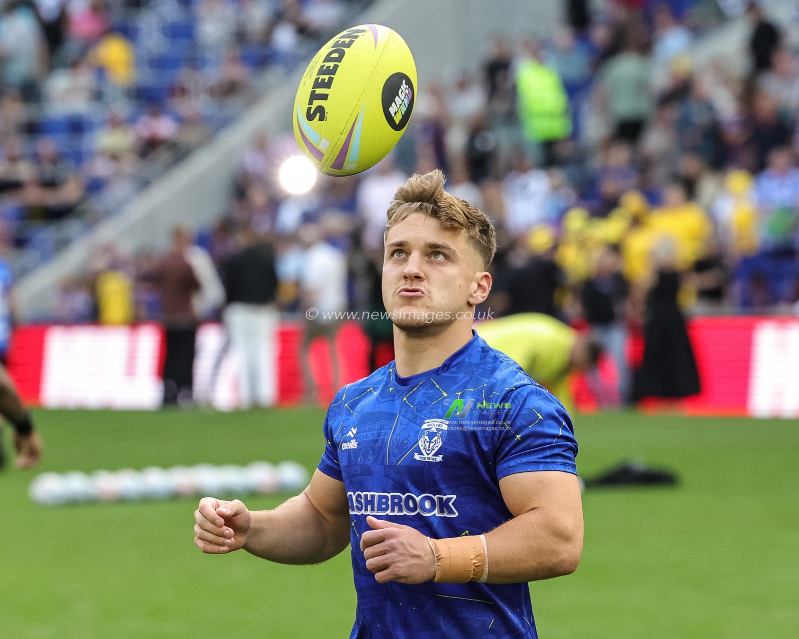 Leon Hayes of Warrington Wolves in the pre-game warm up during the Betfred Super League Magic Weekend match Leigh Leopards vs Warrington Wolves at Hill Dickinson Stadium, Liverpool, United Kingdom on 04 July 2026

(Photo by Mark Cosgrove/News Images)