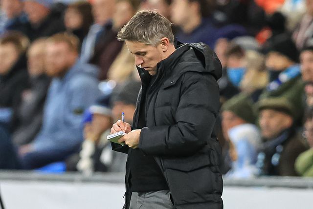 Kieran McKenna manager of Ipswich Town writing notes during the Sky Bet Championship match Coventry City vs Ipswich Town at Coventry Building Society Arena, Coventry, United Kingdom, 29th December 2025

(Photo by Euan Manning/News Images)

*** GER AUT SUI OUT ***