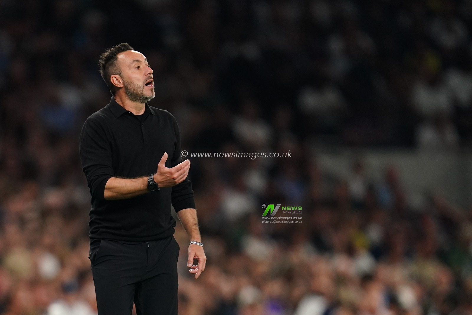 Roberto De Zerbi manager of Tottenham Hotspur during the Carabao Cup round 2 match Tottenham Hotspur vs Charlton Athletic at Tottenham Hotspur Stadium, London, United Kingdom on 26 August 2026

(Photo by Harvey Murphy/News Images)