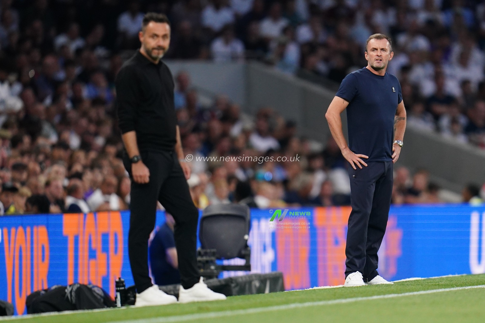 Nathan Jones manager of Charlton Athletic during the Carabao Cup round 2 match Tottenham Hotspur vs Charlton Athletic at Tottenham Hotspur Stadium, London, United Kingdom on 26 August 2026

(Photo by Harvey Murphy/News Images)