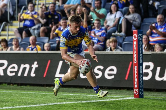 Alfie Edgell of Leeds Rhinos goes over for a try during the Betfred Super League round 19 match Leeds Rhinos vs Salford Red Devils at Headingley Stadium, Leeds, United Kingdom, 18th July 2025

(Photo by Alfie Cosgrove/News Images)