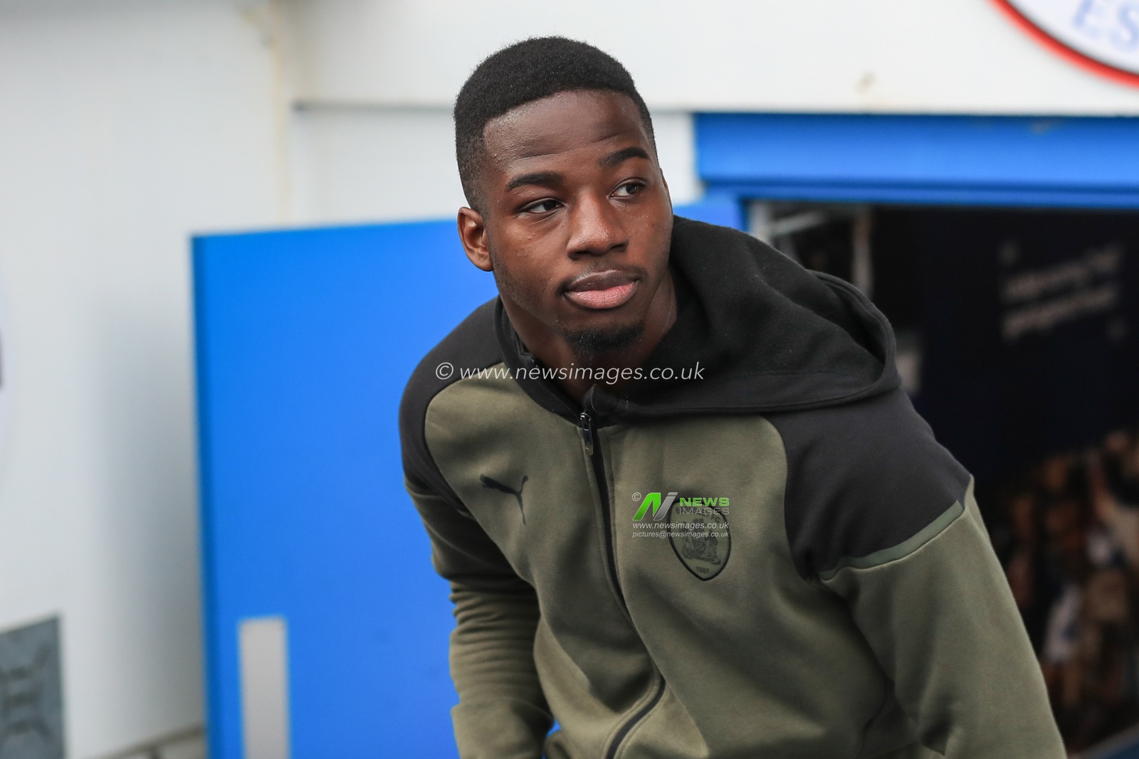 Paul Cooper #13 of Barnsley arrives during the Sky Bet League 1 match Reading vs Barnsley at Select Car Leasing Stadium, Reading, United Kingdom, 9th December 2023

(Photo by Alfie Cosgrove/News Images)