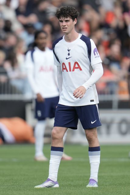 Archie Gray of Tottenham Hotspur during the Pre-season friendly match Luton Town vs Tottenham Hotspur at Kenilworth Road, Luton, United Kingdom, 26th July 2025

(Photo by Harvey Murphy/News Images)