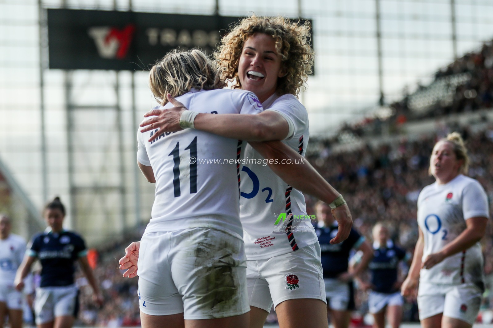 Claudia Macdonald of England Women celebrates her try with Ellie Kildunne during the 2025 Guinness Womenâ€™s 6 Nations match England vs Scotland at Mattioli Woods Welford Road Stadium, Leicester, United Kingdom, 19th April 2025

(Photo by Izzy Poles/News Images)