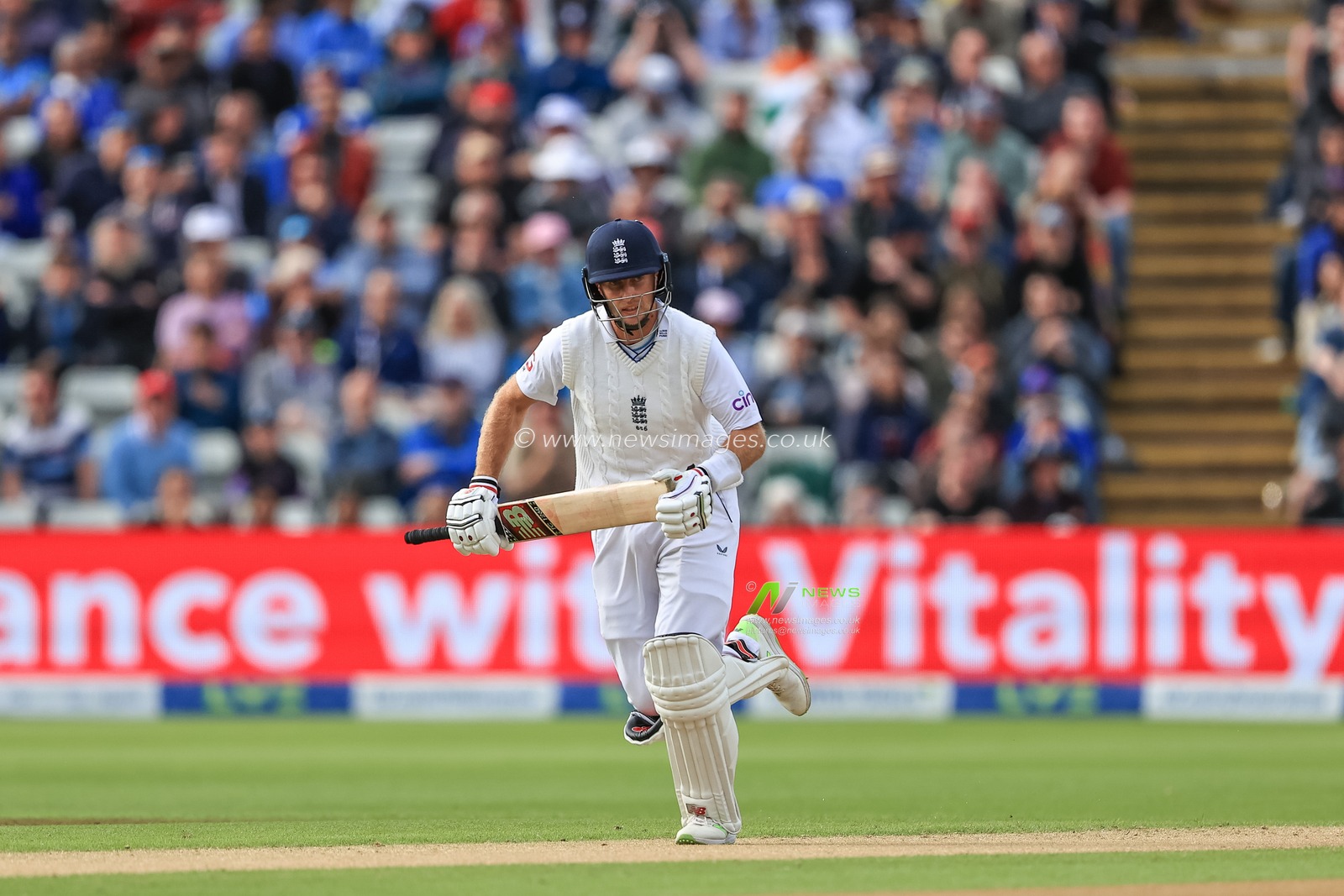 Joe Root of England makes two runs