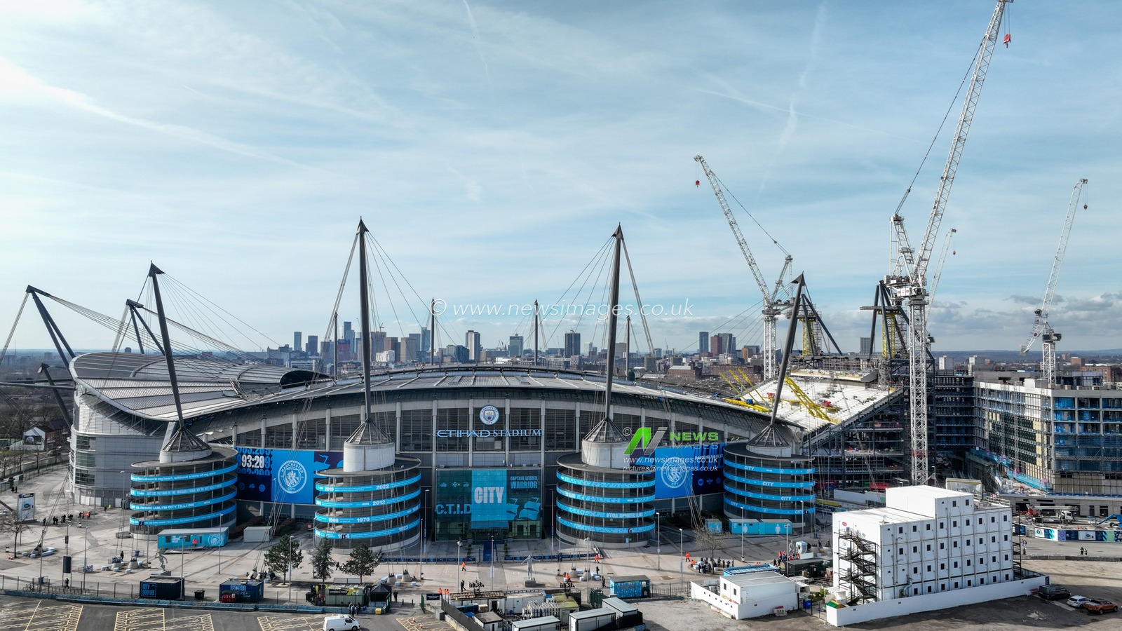 An aerial view of the Etihad Stadium showing the extension works to the North Stand during the Emirates FA Cup 5th Round match Manchester City vs Plymouth Argyle at Etihad Stadium, Manchester, United Kingdom, 1st March 2025

(Photo by Mark Cosgrove/News Images)