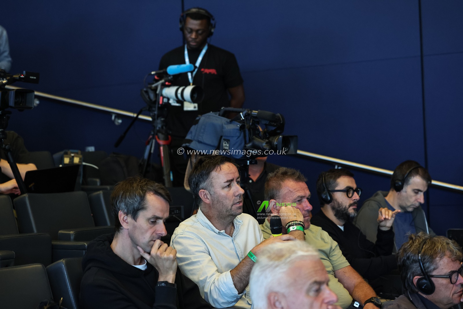 Journalists ask Pep Guardiola manager of Manchester City questions during the UEFA Champions League Manchester City v Inter Milan Press conference at Etihad Stadium, Manchester, United Kingdom, 17th September 2024

(Photo by Mark Cosgrove/News Images)