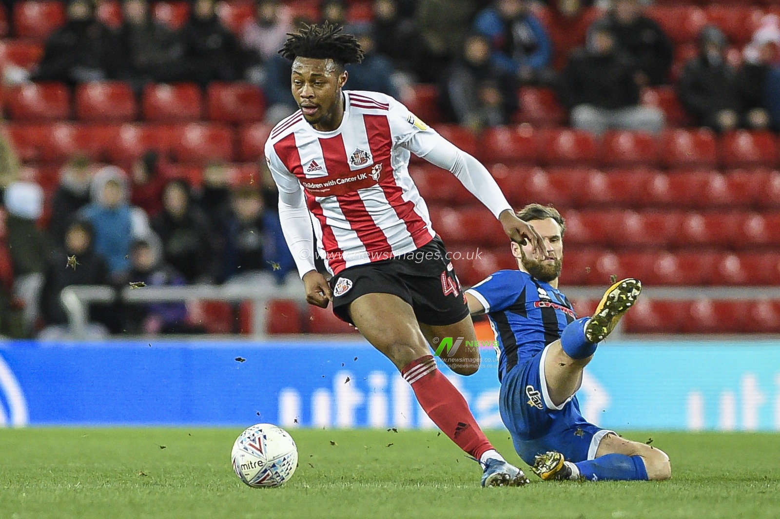 11th February 2020, Stadium Of Light, Sunderland, England; Sky Bet League 1, Sunderland v Rochdale : Antoine Semenyo (42) of Sunderland skips away from a challenge by Jimmy Ryan (20) of Rochdale