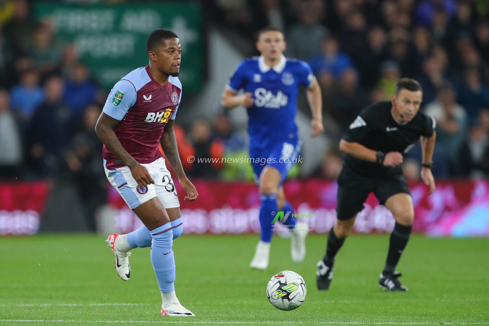 Leon Bailey #31 of Aston Villa goes forward with the ball during the Carabao Cup Third Round match Aston Villa vs Everton at Villa Park, Birmingham, United Kingdom, 27th September 2023

(Photo by Gareth Evans/News Images)