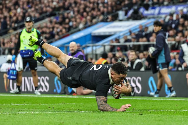 Codie Taylor of New Zealand goes over for a try during the Quilter Nations Series 2025 match England vs New Zealand at Allianz Stadium, Twickenham, United Kingdom, 15th November 2025

(Photo by Mark Cosgrove/News Images)

*** GER AUT SUI OUT ***