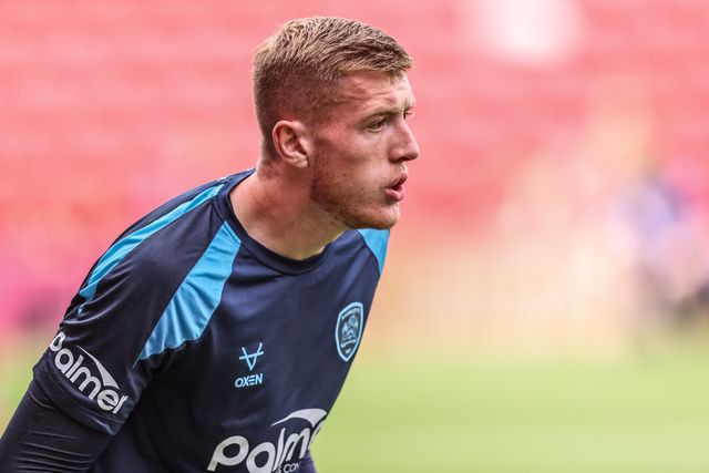 Barnsley goalkeeper Rogan Ravenhill in the pregame warmup session during the Sky Bet League One match Barnsley vs Bromley at Oakwell, Barnsley, United Kingdom on 15 August 2026

(Photo by Alfie Cosgrove/News Images)