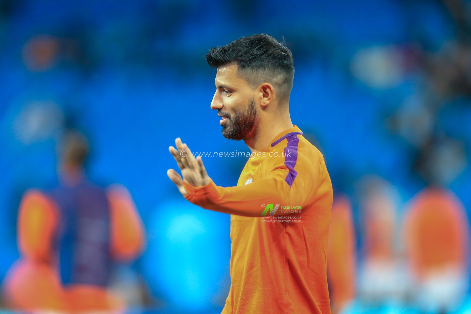 19th September 2018, Etihad Stadium, London, England; UEFA Champions League, Manchester City v Lyon ; Sergio Aguero (10) of Manchester City warming up

Credit: Mark Cosgrove/News Images