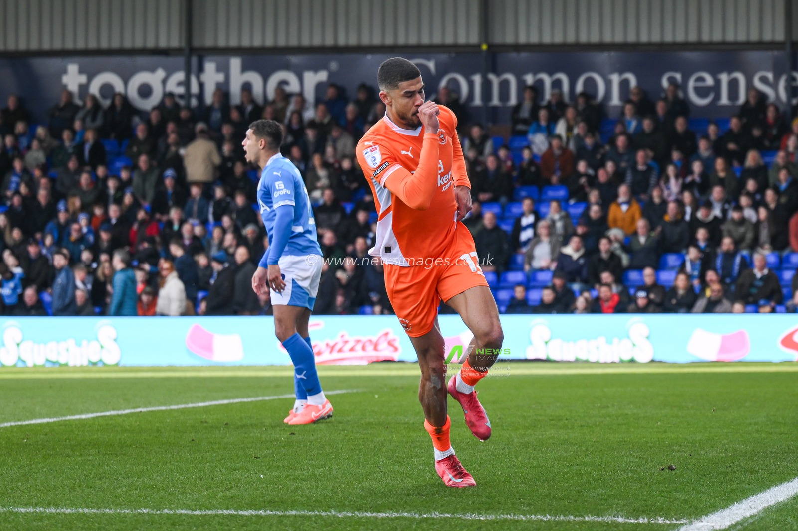 Ashley Fletcher of Blackpool celebrates his goal to make it  0-1 during the Sky Bet League 1 match Stockport County vs Blackpool at Edgeley Park Stadium, Stockport, United Kingdom, 1st March 2025

(Photo by Craig Thomas/News Images)