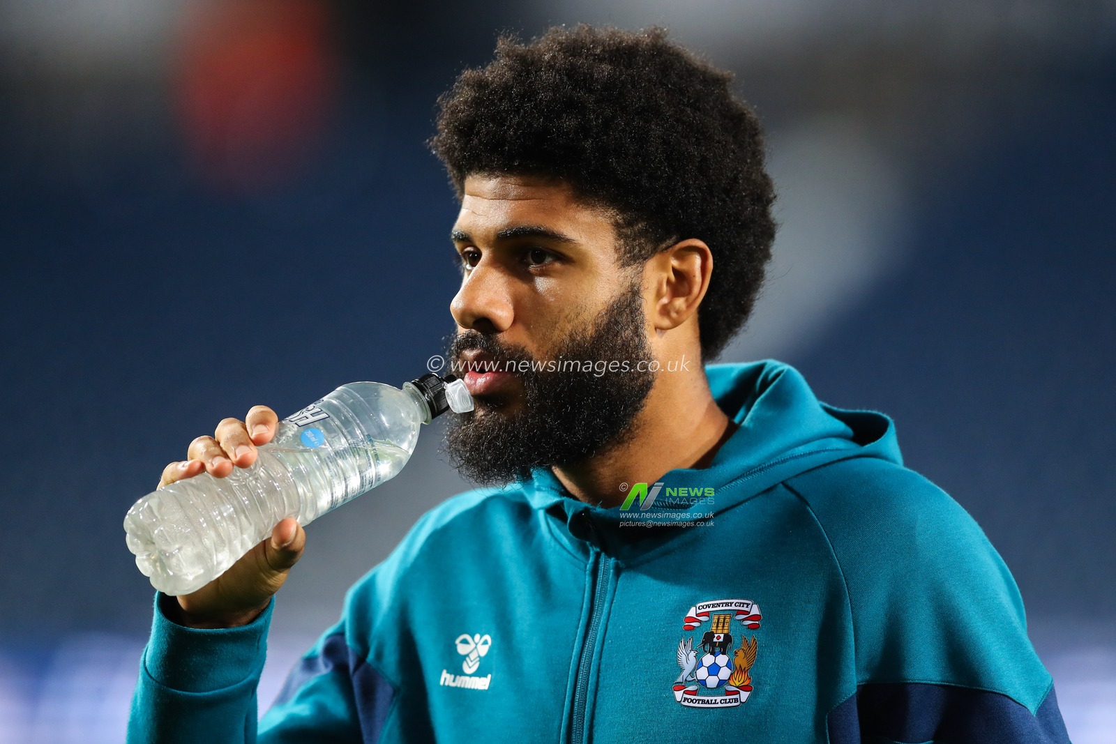 Ellis Simms of Coventry City arrives ahead of the Sky Bet Championship match West Bromwich Albion vs Coventry City at The Hawthorns, West Bromwich, United Kingdom, 11th December 2024

(Photo by Gareth Evans/News Images)
