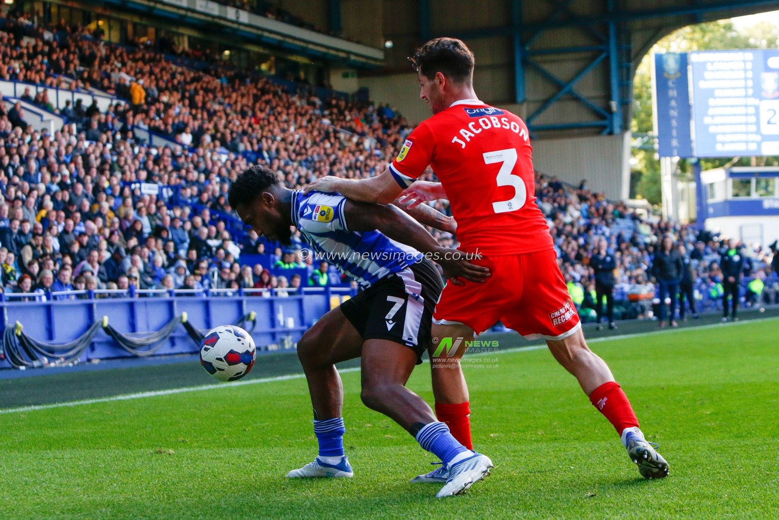Mallik Wilks #7 of Sheffield Wednesday and Joe Jacobson #3 of Wycombe Wanderers during the Sky Bet League 1 match Sheffield Wednesday vs Wycombe Wanderers at Hillsborough, Sheffield, United Kingdom, 24th September 2022

(Photo by Ben Early/News Images)