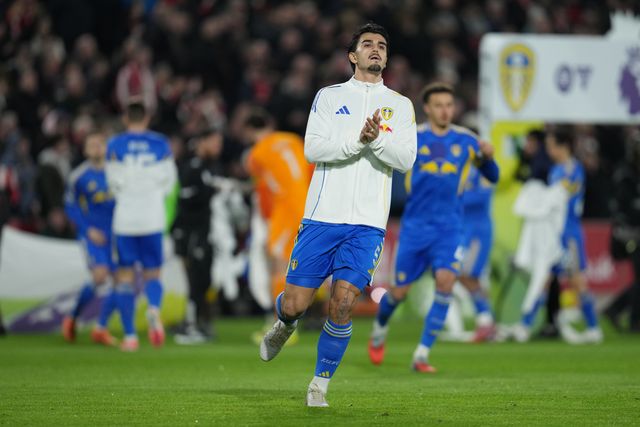 Pascal Struijk of Leeds United before kick off during the Premier League match Brentford vs Leeds United at The Gtech Community Stadium, London, United Kingdom, 14th December 2025

(Photo by Harvey Murphy/News Images)

*** GER AUT SUI OUT ***