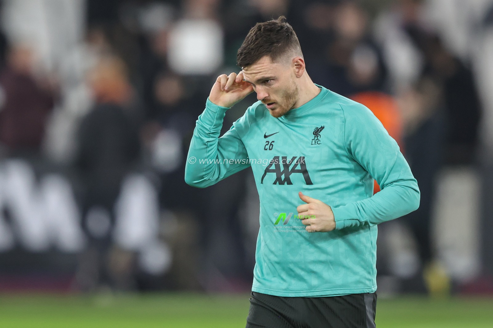 Andrew Robertson of Liverpool in the pregame warmup session during the Premier League match West Ham United vs Liverpool at London Stadium, London, United Kingdom, 29th December 2024

(Photo by Alfie Cosgrove/News Images)