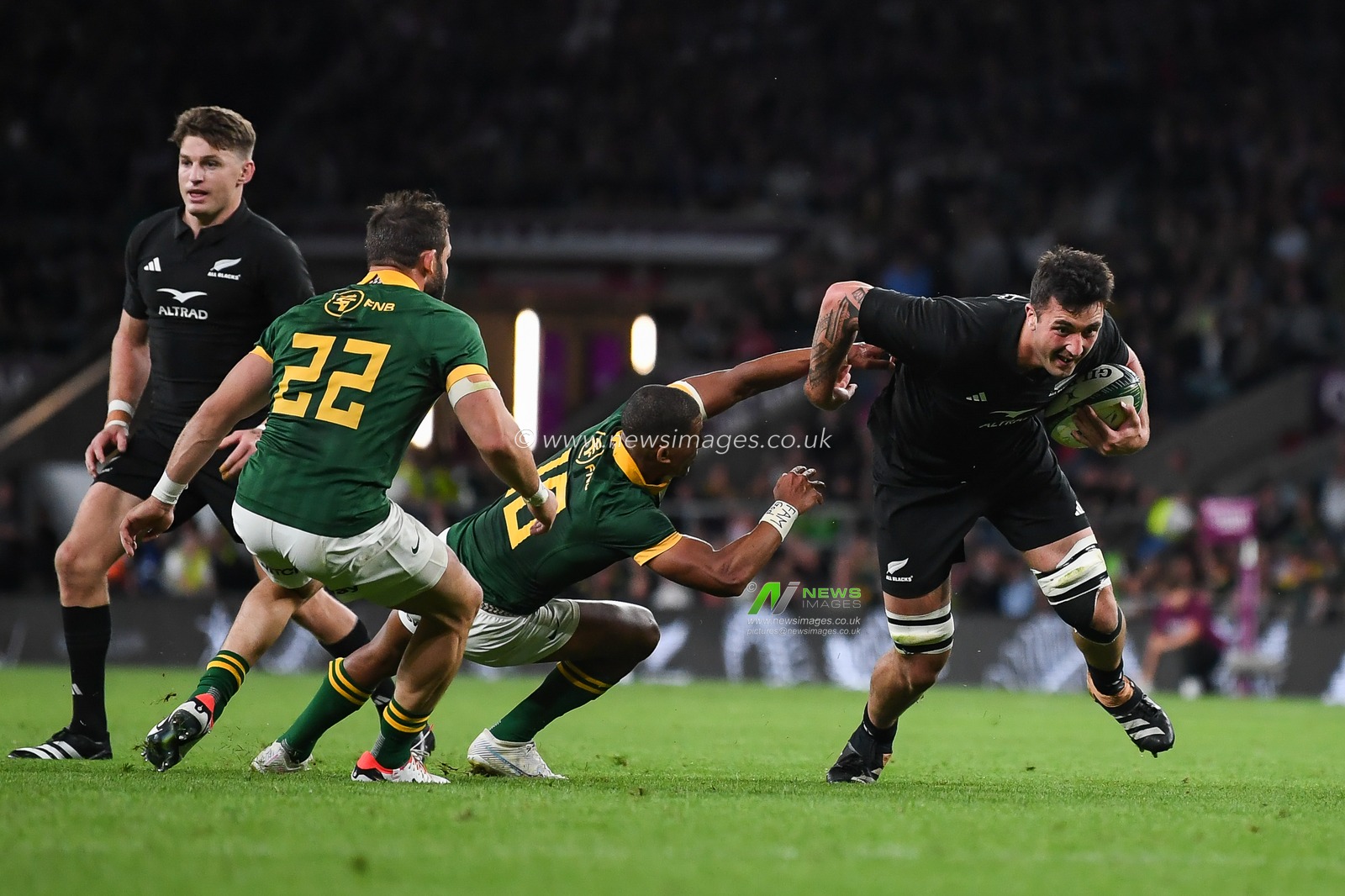 Josh Lord of New Zealand makes a break during the International match South Africa vs New Zealand at Twickenham Stadium, Twickenham, United Kingdom, 25th August 2023

(Photo by Mike Jones/News Images)