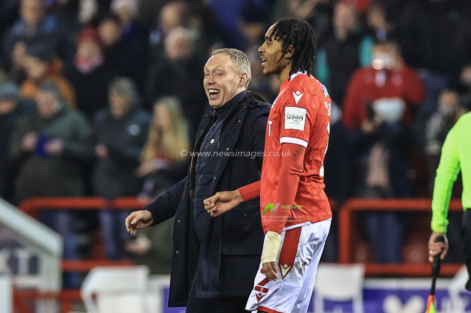 Steve Cooper manager of Nottingham Forest and Djed Spence #2 of Nottingham Forest celebrate as Forest win 2-1