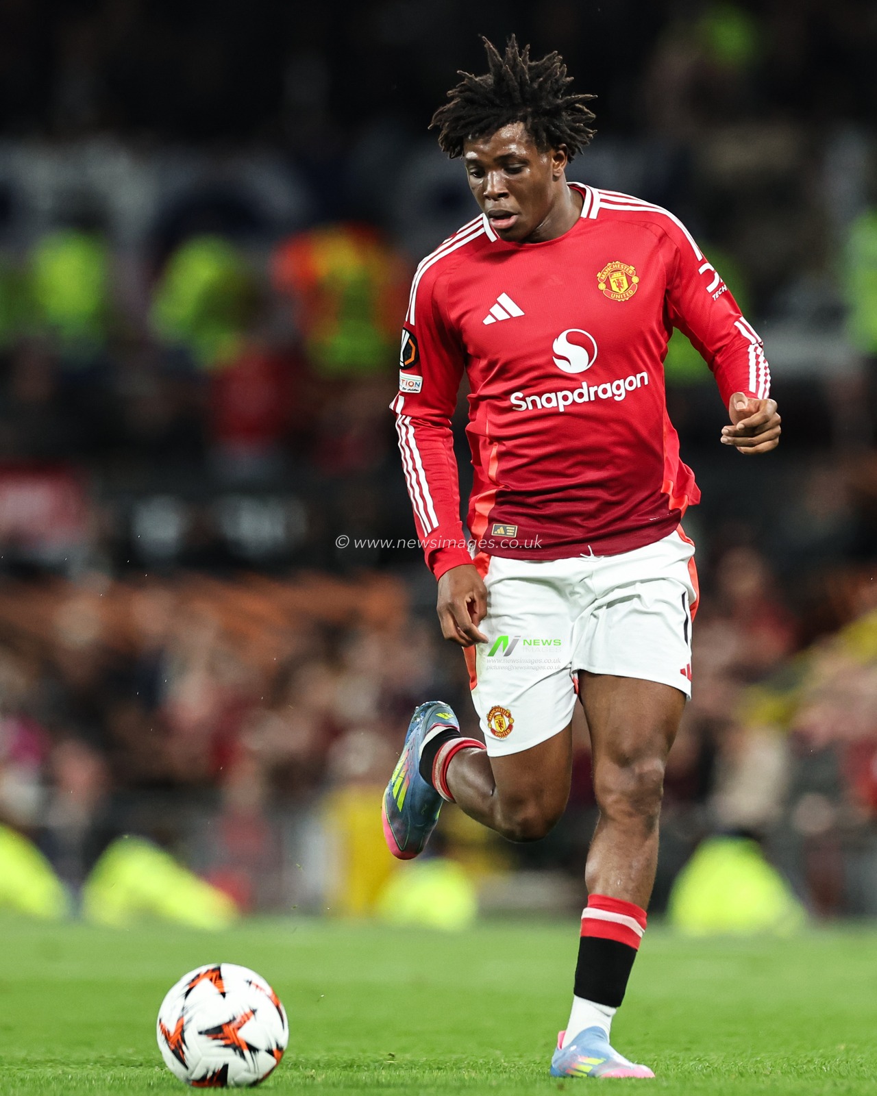 Patrick Dorgu of Manchester United in action during the UEFA Europa League Quarter-finals match Manchester United vs Lyon at Old Trafford, Manchester, United Kingdom, 17th April 2025

(Photo by Mark Cosgrove/News Images)