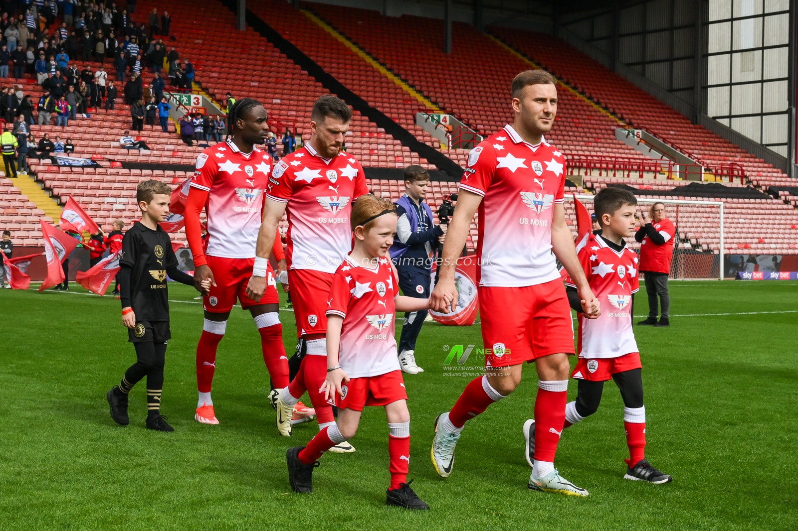 Mascots come out with the players ahead of the Sky Bet League 1 match Barnsley vs Reading at Oakwell, Barnsley, United Kingdom, 13th April 2024

(Photo by Craig Thomas/News Images)