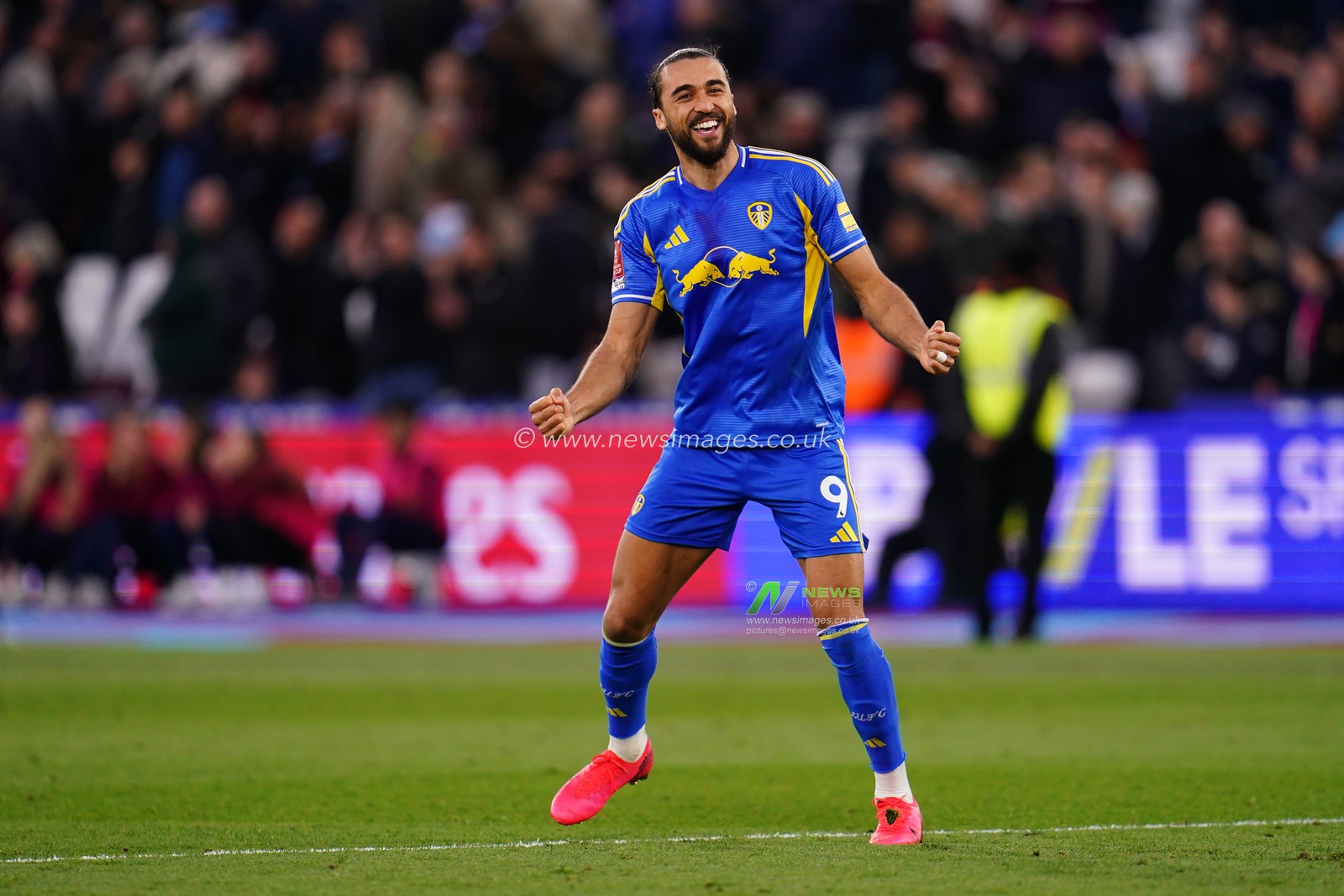 Dominic Calvert-Lewin of Leeds United after quarter final win during the Emirates FA Cup Quarter-Final match West Ham United vs Leeds United at London Stadium, London, United Kingdom on 04 April 2026

(Photo by Harvey Murphy/News Images)