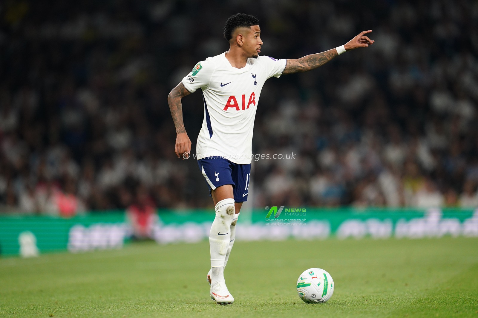 Savio of Tottenham Hotspur with the ball during the Carabao Cup round 2 match Tottenham Hotspur vs Charlton Athletic at Tottenham Hotspur Stadium, London, United Kingdom on 26 August 2026

(Photo by Harvey Murphy/News Images)
