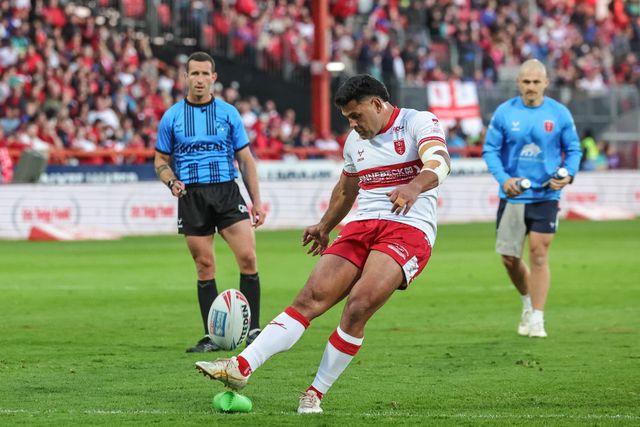 Rhyse Martin of Hull KR converts for a goal during the Betfred Super League round 10 match Hull KR vs Castleford Tigers at Sewell Group Craven Park, Hull, United Kingdom on 30 April 2026

(Photo by Mark Cosgrove/News Images)