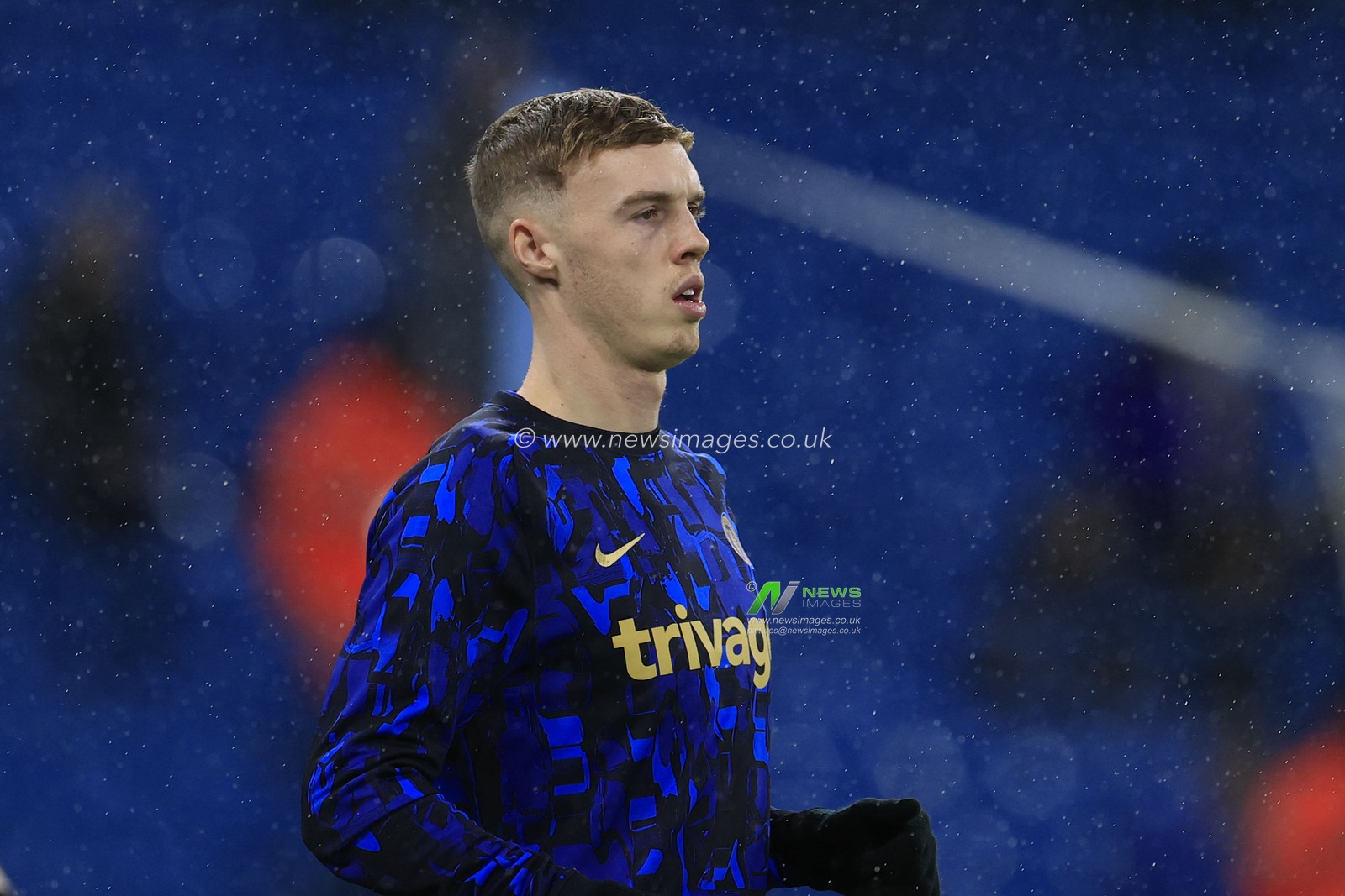 Cole Palmer of Chelsea during the warm up ahead of the Premier League match Manchester City vs Chelsea at Etihad Stadium, Manchester, United Kingdom, 17th February 2024

(Photo by Conor Molloy/News Images)