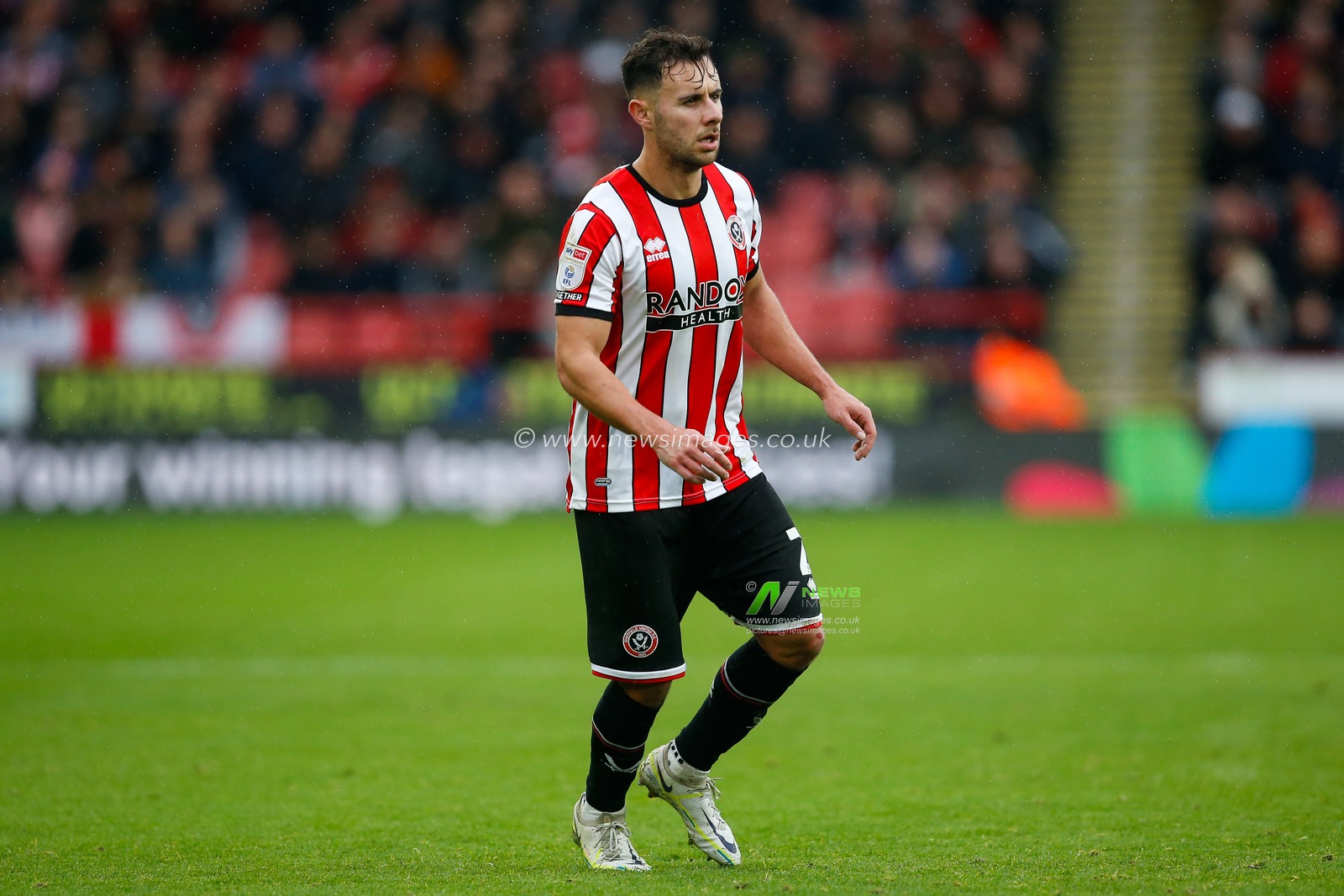 George Baldock #2 of Sheffield United during the Sky Bet Championship match Sheffield United vs Burnley at Bramall Lane, Sheffield, United Kingdom, 5th November 2022

(Photo by Ben Early/News Images)