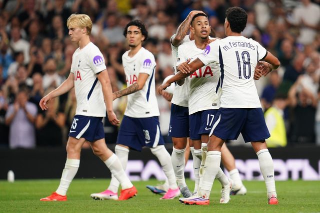 Tottenham players celebrate 4-0 lead during the Carabao Cup round 2 match Tottenham Hotspur vs Charlton Athletic at Tottenham Hotspur Stadium, London, United Kingdom on 26 August 2026

(Photo by Harvey Murphy/News Images)