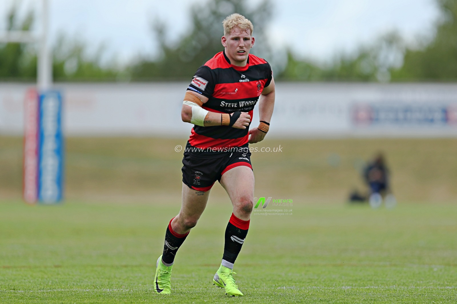 Charlie Emslie of Barrow Raiders during the Betfred Championship match Hunslet RLFC vs Barrow Raiders at South Leeds Stadium, Leeds, United Kingdom, 22nd June 2025(Photo by Sam Eaden/News Images)