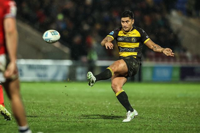 Ata Hingano of York Knights scores a drop goal to take the lead for York late in the second half during the Betfred Super League Round 1 match York Knights vs Hull KR at LNER Community Stadium, Lincoln, United Kingdom on 12 February 2026

(Photo by Alfie Cosgrove/News Images)