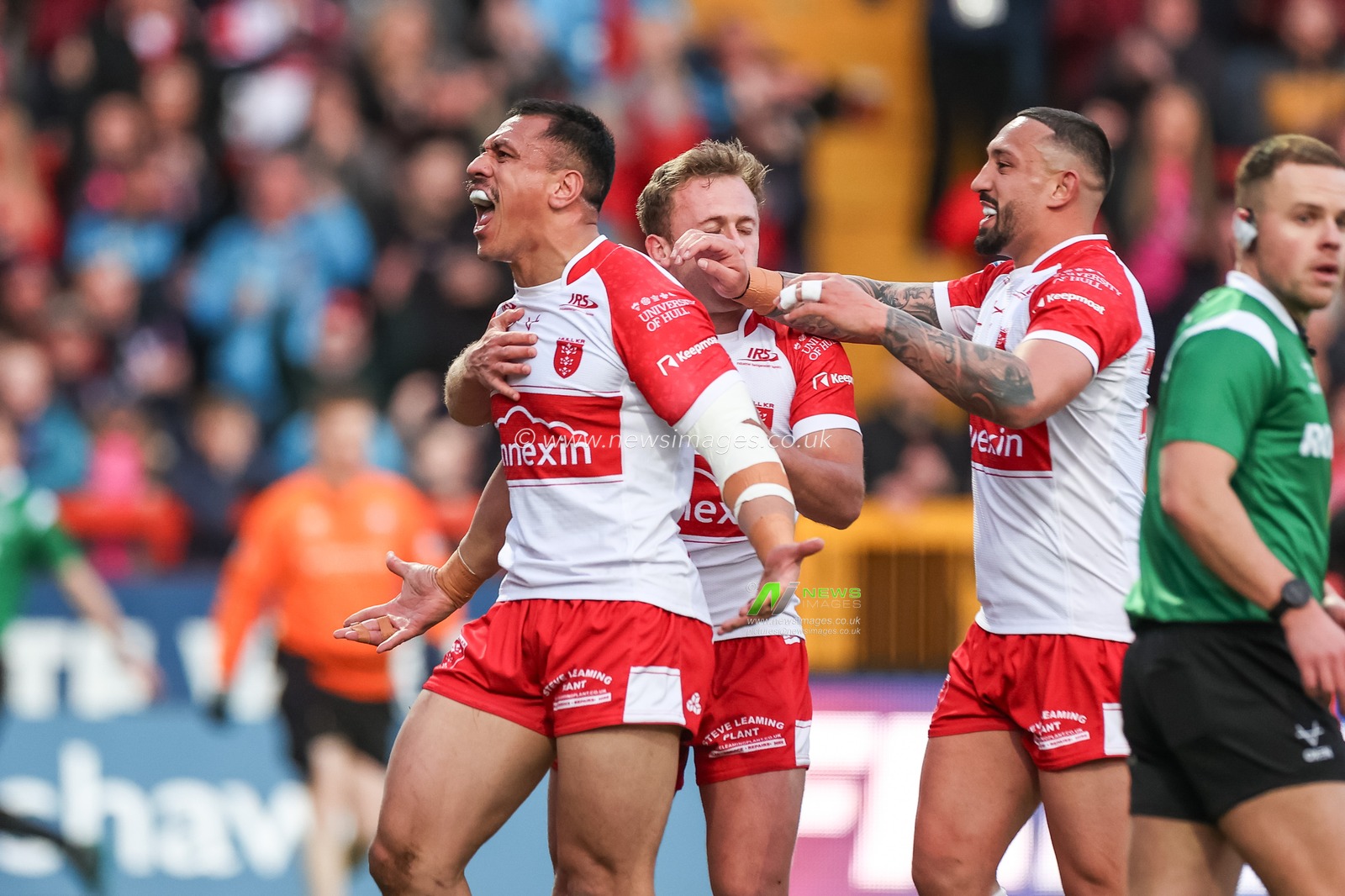 Sauaso Sue of Hull KR celebrates his try to make it 4-0 with team mates during the Betfred Super League Round 9 match Hull KR vs Wigan Warriors at Sewell Group Craven Park, Kingston upon Hull, United Kingdom, 26th April 2024

(Photo by Mark Cosgrove/News Images)