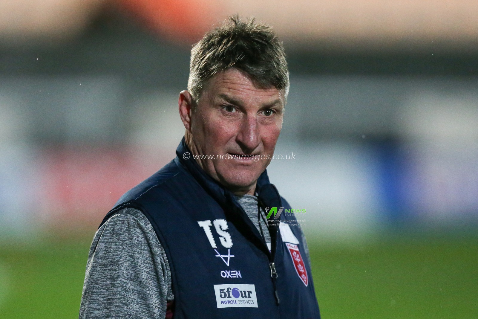 Tony Smith Head Coach of Hull KR prior to the match starting