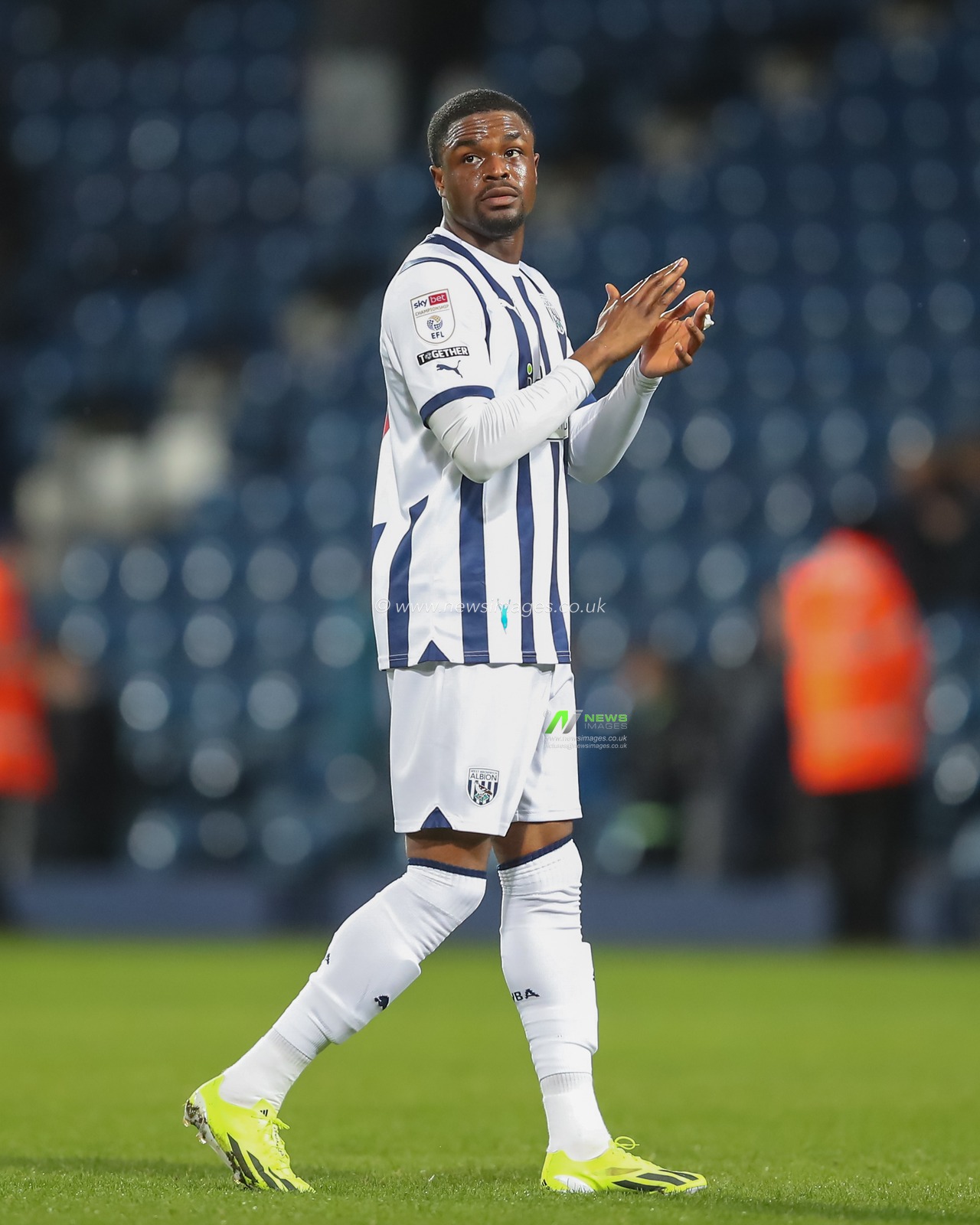 Josh Maja of West Bromwich Albion claps fans at full time, during the Sky Bet Championship match West Bromwich Albion vs Rotherham United at The Hawthorns, West Bromwich, United Kingdom, 10th April 2024

(Photo by Gareth Evans/News Images)