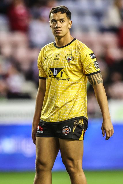 Daejarn Asi of Castleford Tigers in the pre-game warm up during the Betfred Super League Round 26 match Wigan Warriors vs Castleford Tigers at The Brick Community Stadium, Wigan, United Kingdom, 12th September 2025

(Photo by Alfie Cosgrove/News Images)