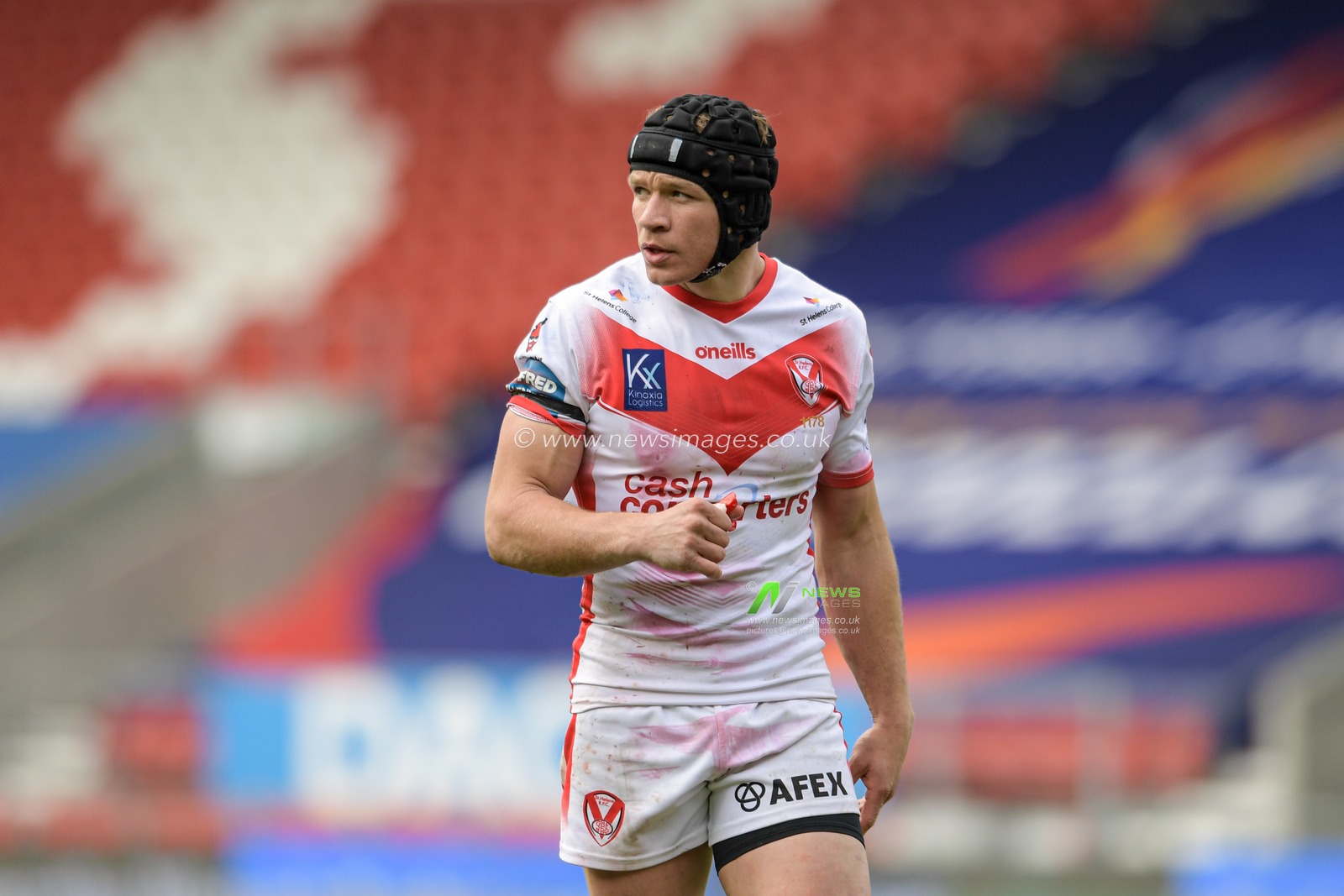 Jonny Lomax (6) of St Helens in action during the game