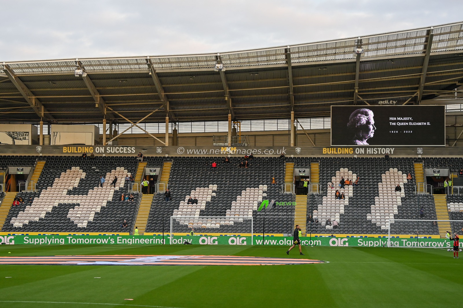 A tribute to Her Majesty The Queen Elizabeth II on the scoreboard ahead of  the Sky Bet Championship match Hull City vs Stoke City at MKM Stadium, Hull, United Kingdom, 13th September 2022

(Photo by Craig Thomas/News Images)