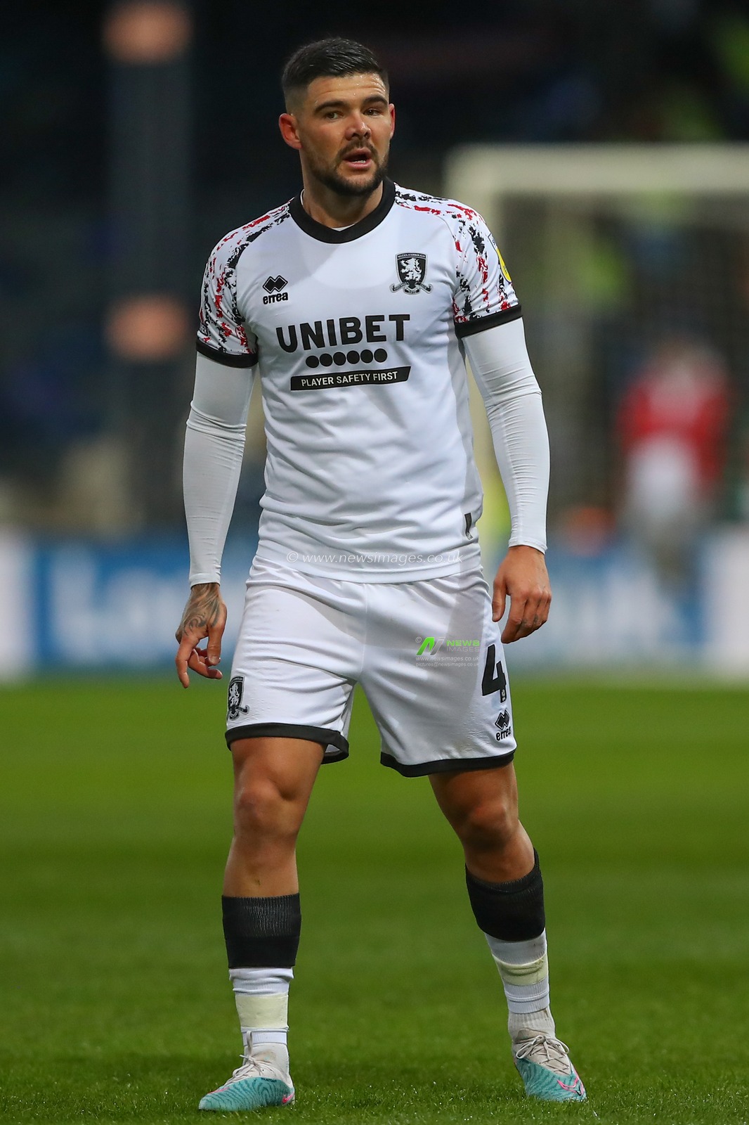 Alex Mowatt #4 of Middlesbrough during the Sky Bet Championship match Luton Town vs Middlesbrough at Kenilworth Road, Luton, United Kingdom, 24th April 2023

(Photo by Gareth Evans/News Images)