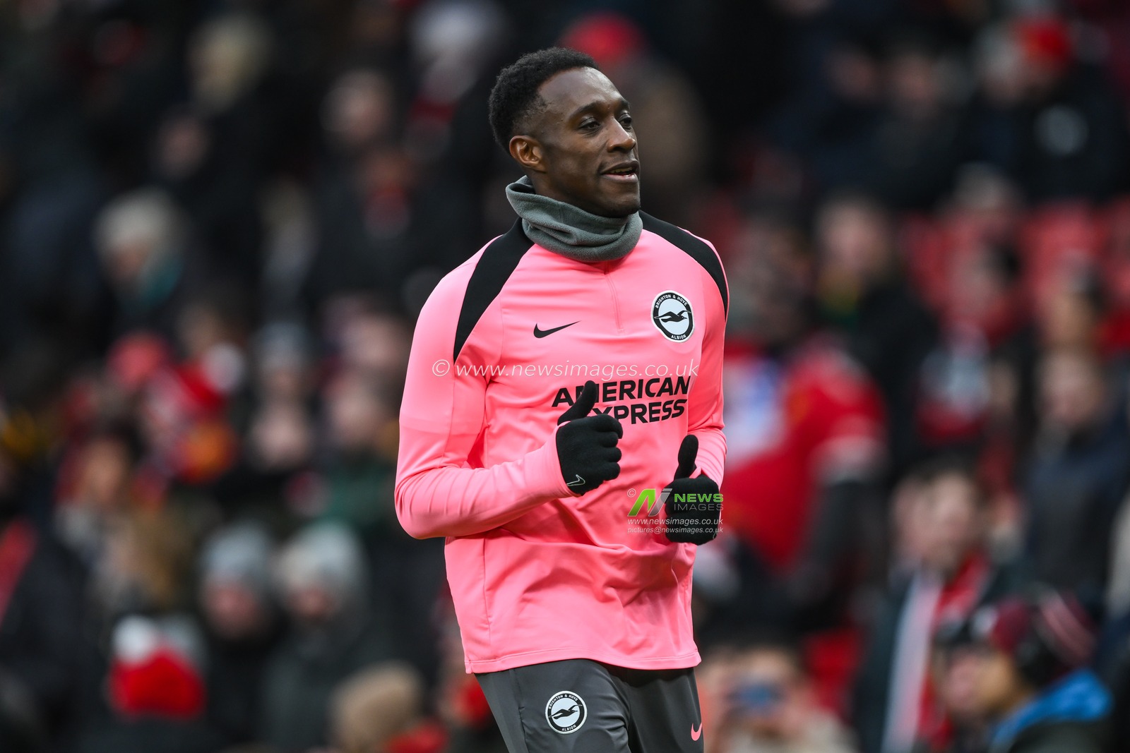 Danny Welbeck of Brighton & Hove Albion during the pre-game warmup ahead of the Premier League match Manchester United vs Brighton and Hove Albion at Old Trafford, Manchester, United Kingdom, 19th January 2025

(Photo by Craig Thomas/News Images)