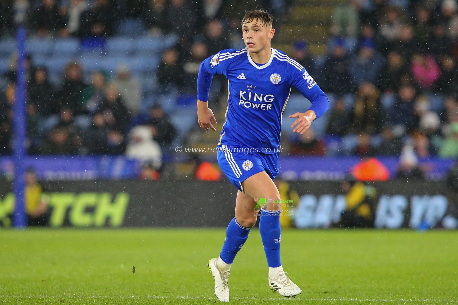 Callum Doyle of Leicester City during the Sky Bet Championship match Leicester City vs Huddersfield Town at King Power Stadium, Leicester, United Kingdom, 1st January 2024

(Photo by Gareth Evans/News Images)