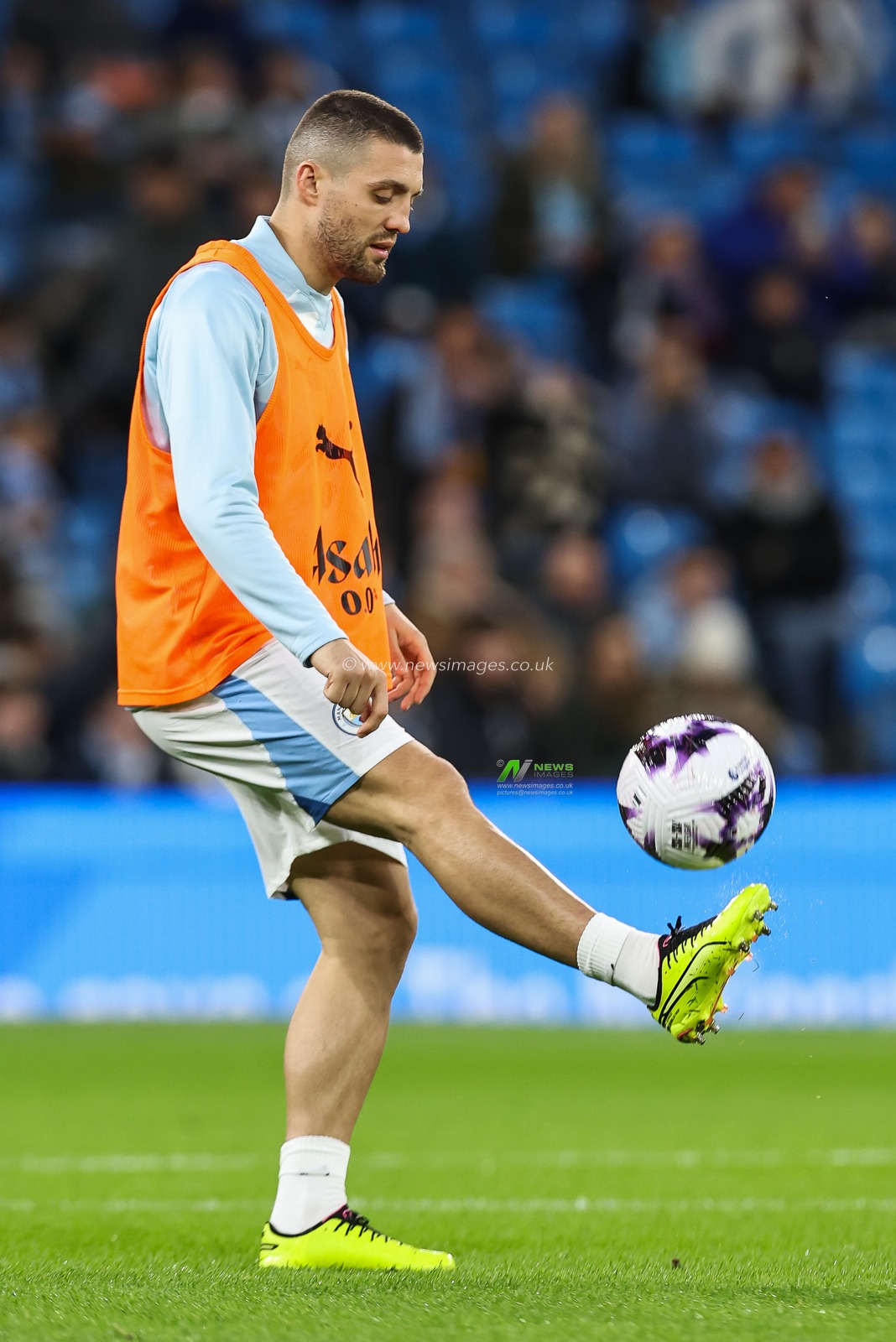 Mateo KovaÄiÄ‡ of Manchester City during the pre-game warmup ahead of the Premier League match Manchester City vs Aston Villa at Etihad Stadium, Manchester, United Kingdom, 3rd April 2024

(Photo by Mark Cosgrove/News Images)