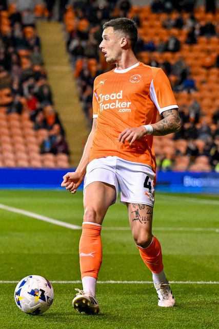 Oliver Casey of Blackpool during the Sky Bet League 1 match Blackpool vs Luton Town at Bloomfield Road, Blackpool, United Kingdom, 30th September 2025

(Photo by Adam Gee/News Images)