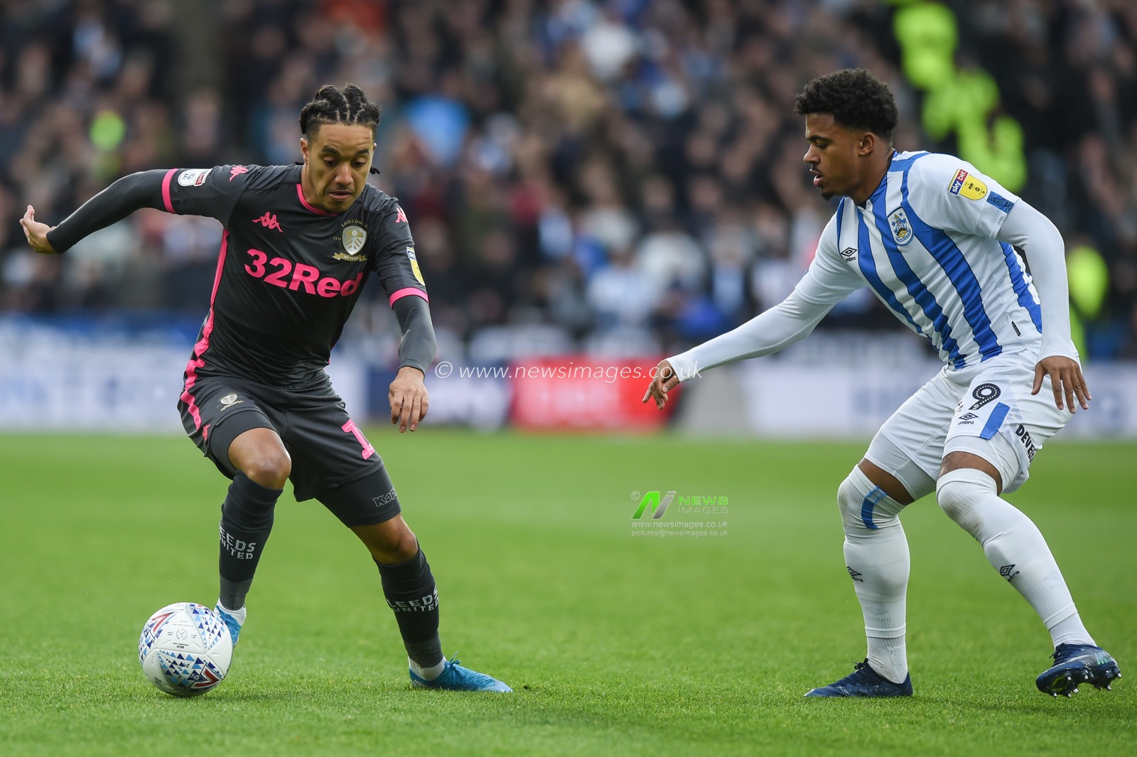 7th December 2019, John Smith's Stadium, Huddersfield, England; Sky Bet Championship, Huddersfield Town v Leeds United :Helder Costa (17) of Leeds United starts an attack. 

Credit: Dean Williams/News Images