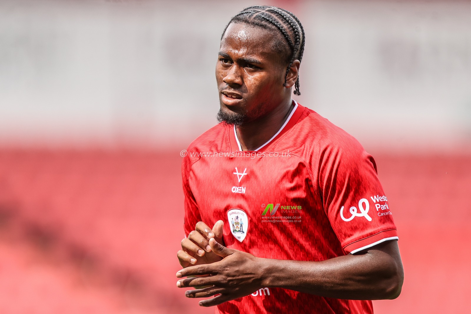 Reyes Cleary of Barnsley during the Sky Bet League One match Barnsley vs Bromley at Oakwell, Barnsley, United Kingdom on 15 August 2026

(Photo by Alfie Cosgrove/News Images)