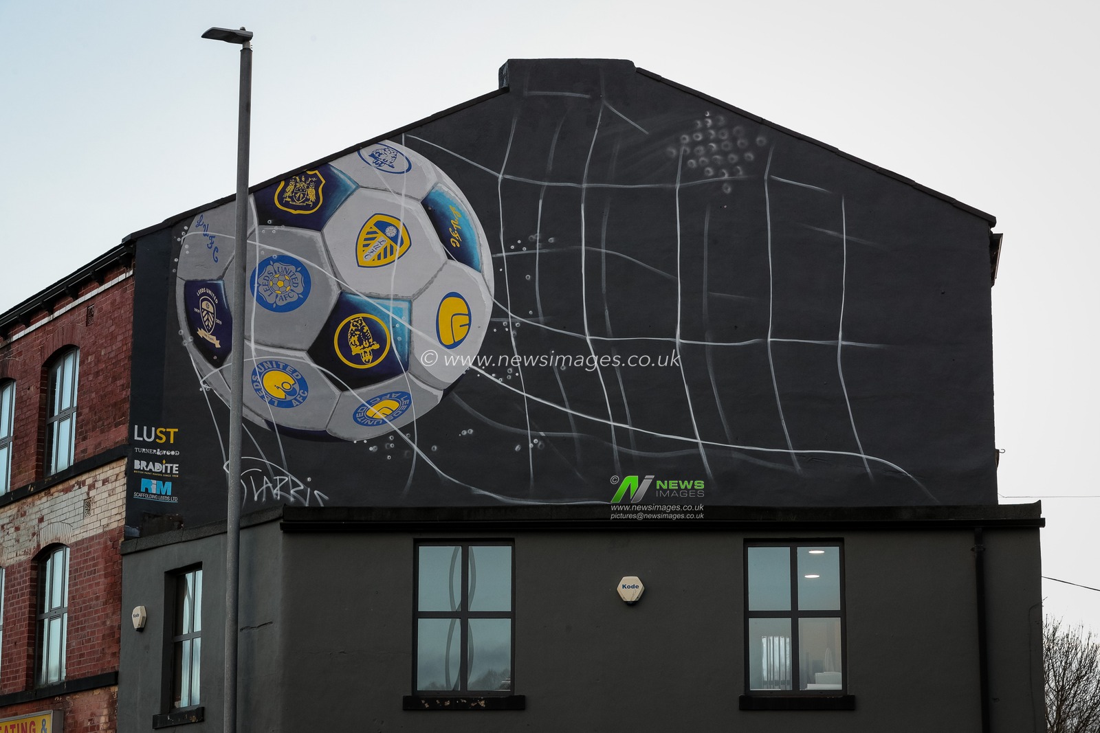General view of a Leeds United mural near Elland Road Stadium ahead of the Premier League match Leeds United vs West Ham United at Elland Road, Leeds, United Kingdom, 4th January 2023

(Photo by James Heaton/News Images)