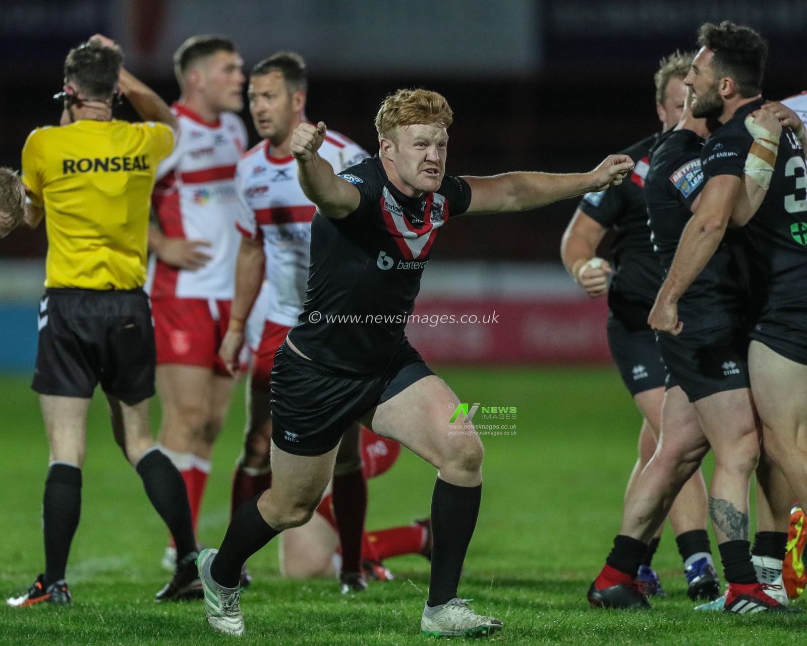 6th September 2019 , KCOM Craven Park, Hull, England;  Betfred Super League Rugby, Round 28, Hull KR vs London Broncos ; James Cunningham (7) of London Broncos celebrates Londons win and the possibility of survival 

Credit: Mark Cosgrove/News Images