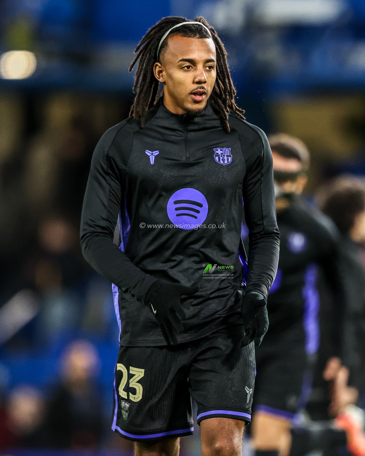 Jules Kounde of Barcelona in the pregame warmup session during the UEFA Champions League Matchday 5 of 8 Chelsea v Barcelona at Stamford Bridge, London, United Kingdom, 25th November 2025

(Photo by Alfie Cosgrove/News Images)

*** GER AUT SUI OUT ***