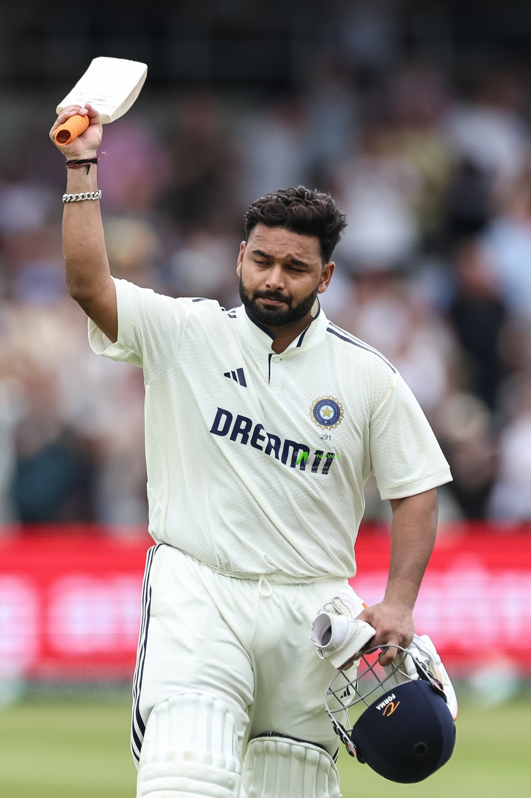 Rishabh Pant of India acknowledges the crowd after heâ€™s dismissed on 134 during the 1st Rothesay Test Match Day 2 England vs India at Headingley Cricket Ground, Leeds, United Kingdom, 21st June 2025

(Photo by Mark Cosgrove/News Images)